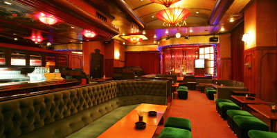 カラオケスナック